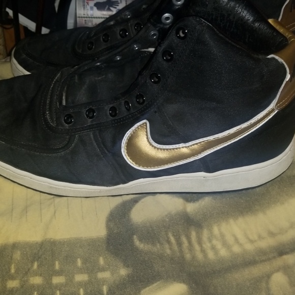 Mens Nike sports shoes - Picture 3 of 4